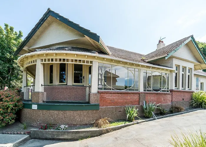 Manor House Backpackers Hostel Dunedin